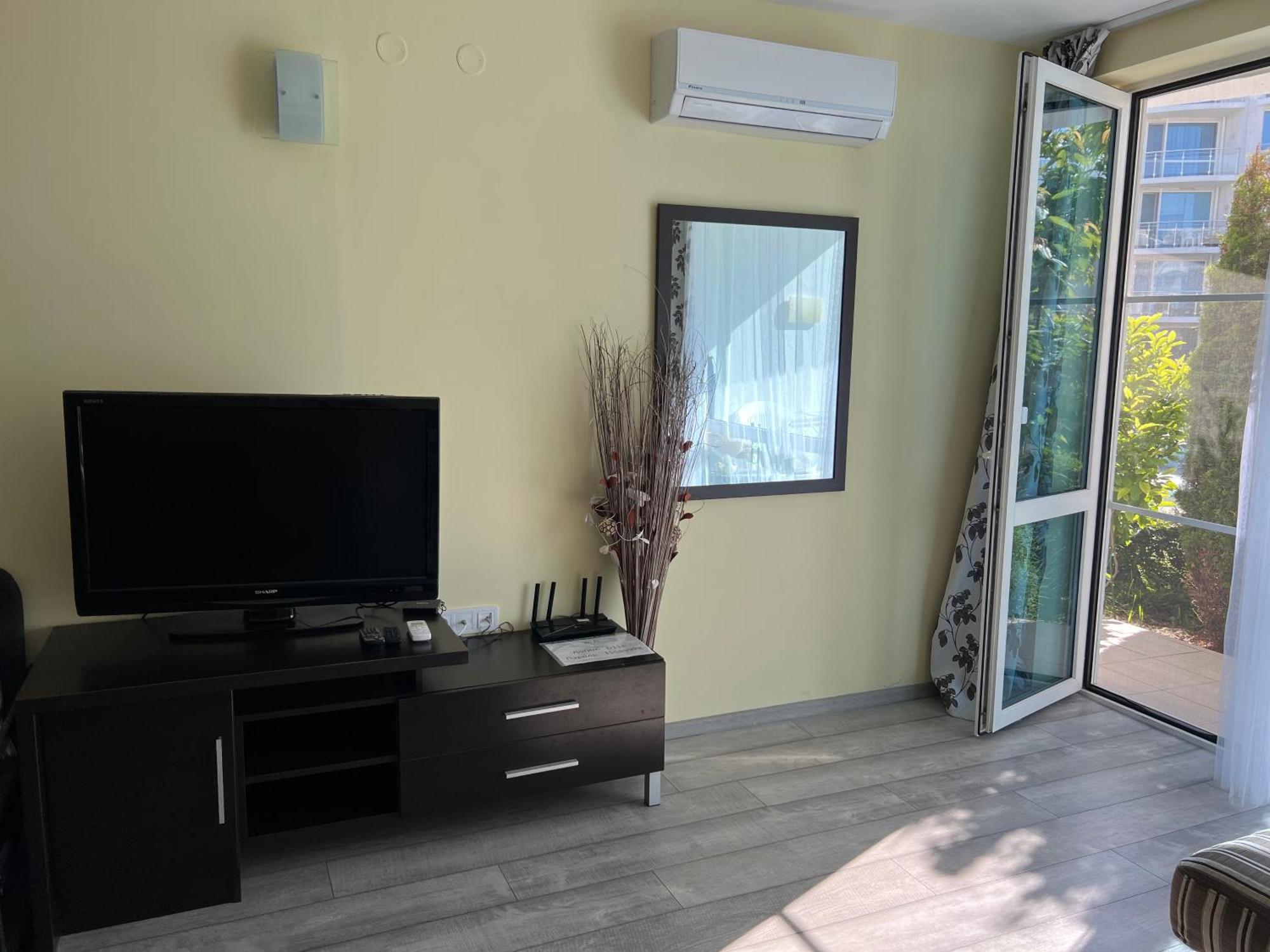 Apartment With Terrace In Complex *